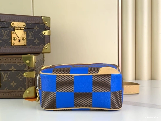 Chess LOUIS VUITTON Messenger-24*24*8CM 0419